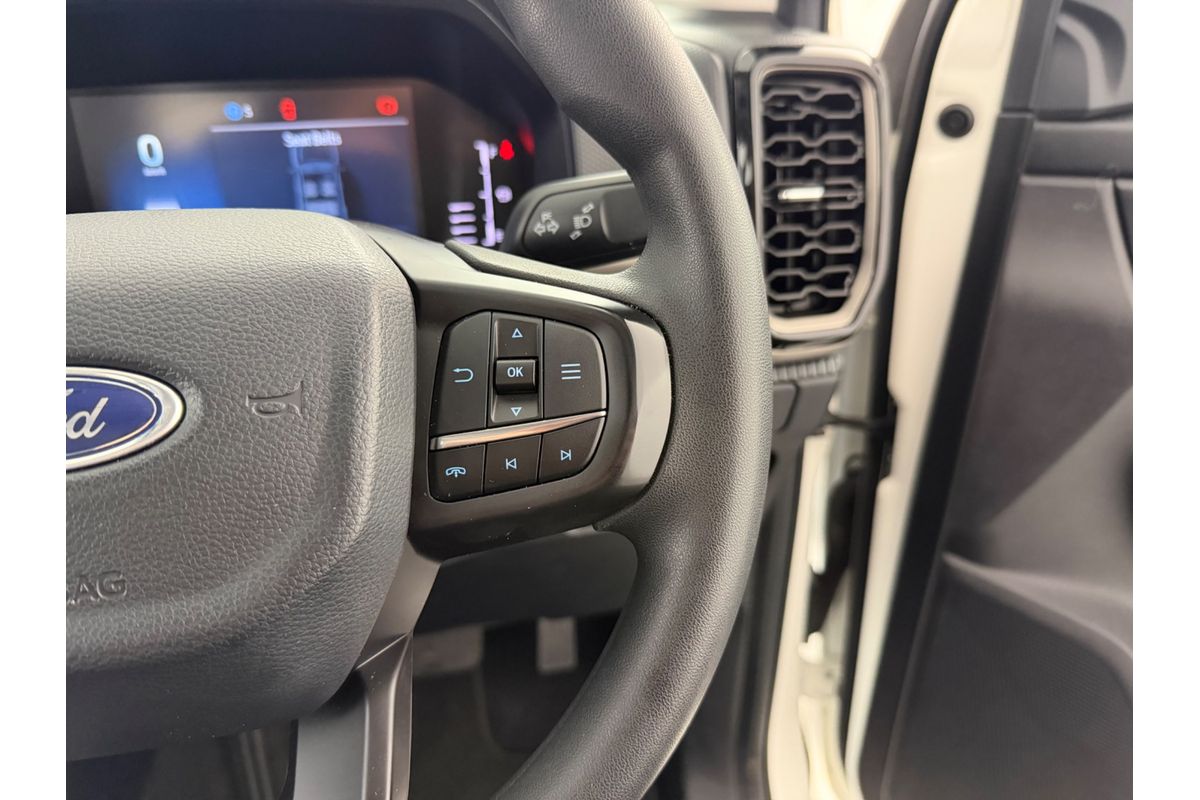 2025 Ford Everest Ambiente 2.0L