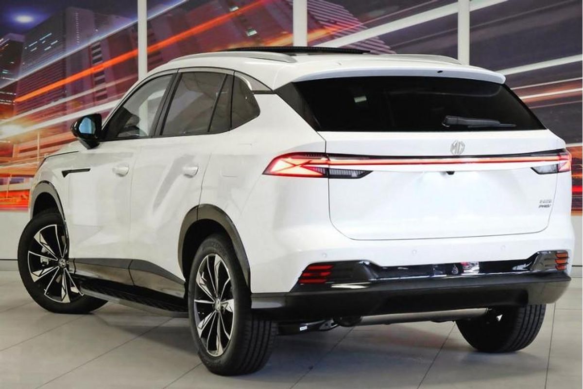 2025 MG HS Super Hybrid Essence AS33P