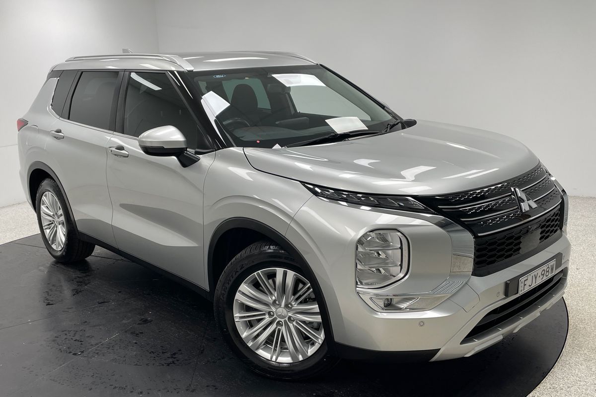 2022 Mitsubishi Outlander LS ZM