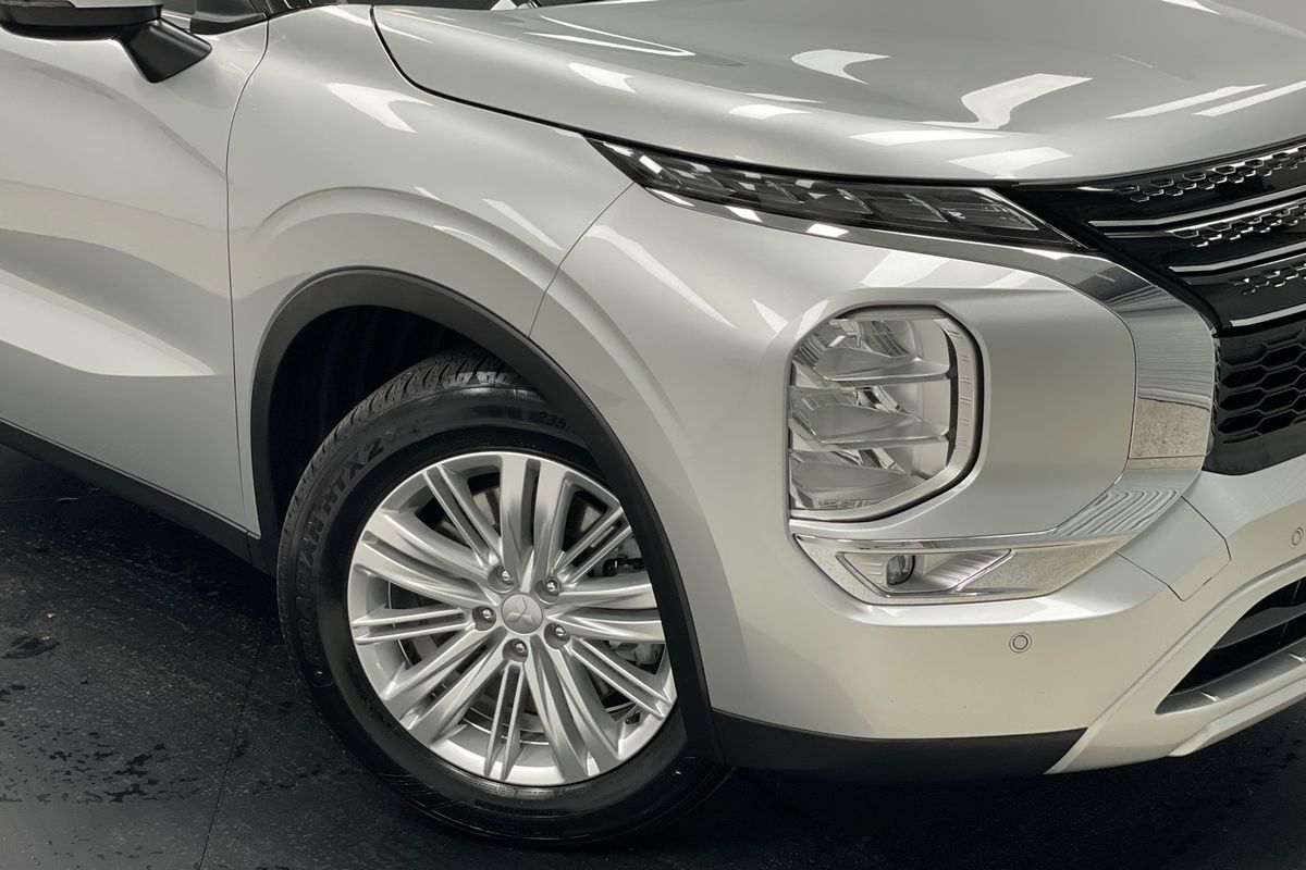 2022 Mitsubishi Outlander LS ZM