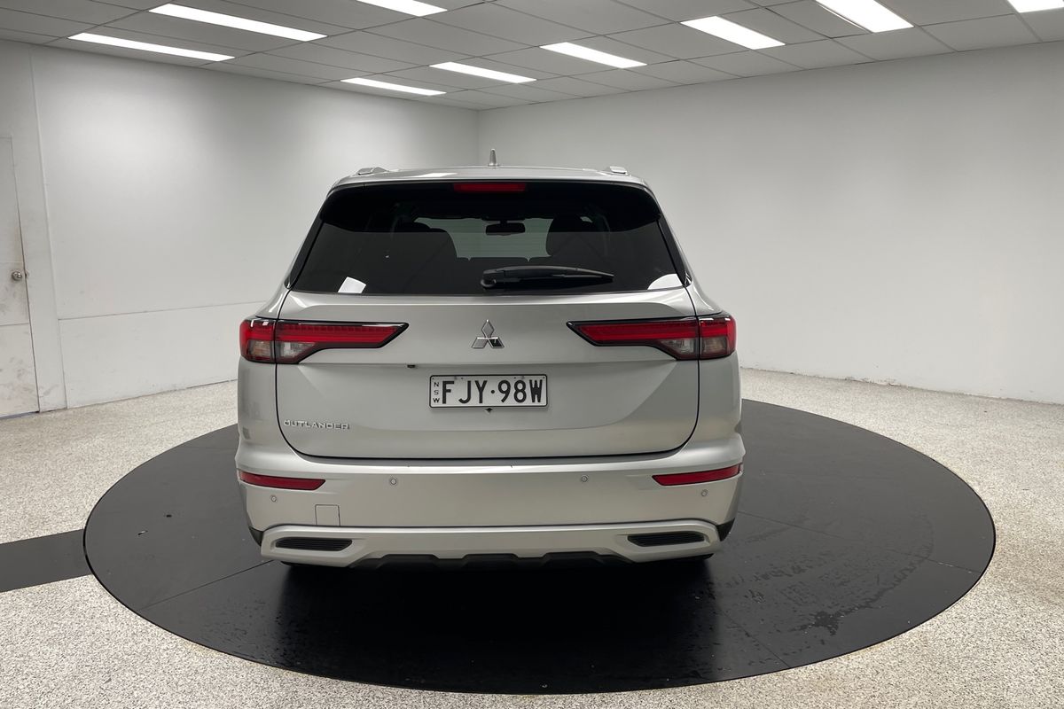 2022 Mitsubishi Outlander LS ZM