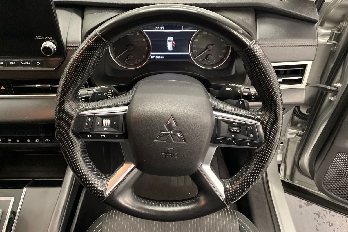 2022 Mitsubishi Outlander LS ZM