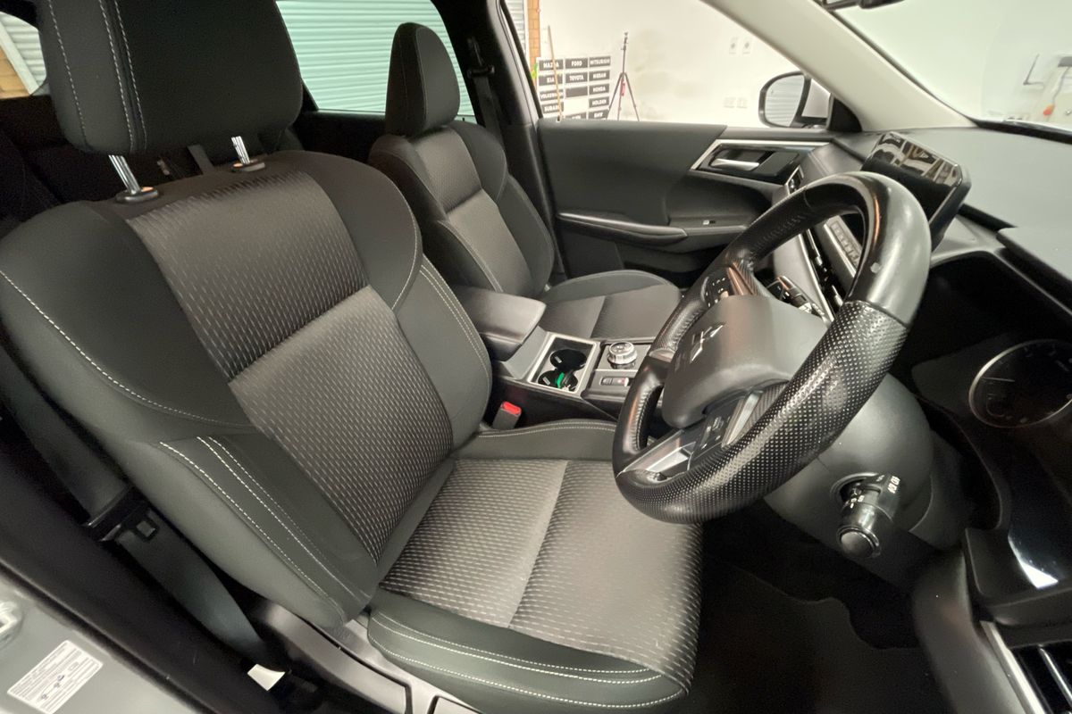 2022 Mitsubishi Outlander LS ZM