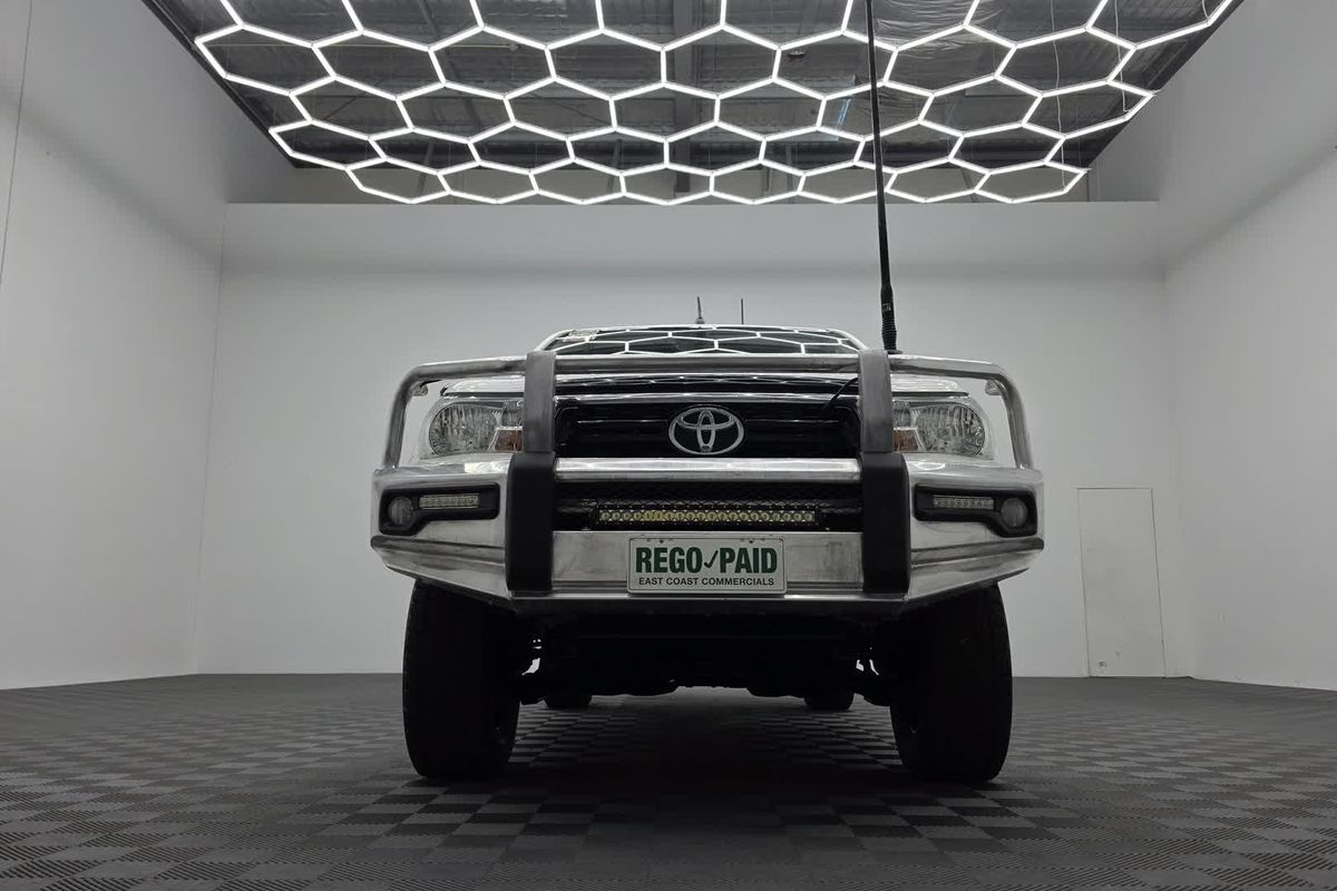 2019 Toyota Hilux SR GUN126R 4X4 image 8