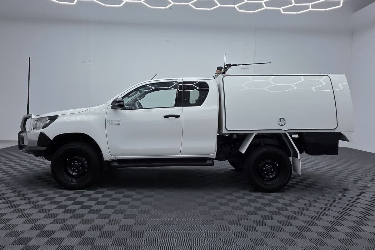 2019 Toyota Hilux SR GUN126R 4X4 image 11