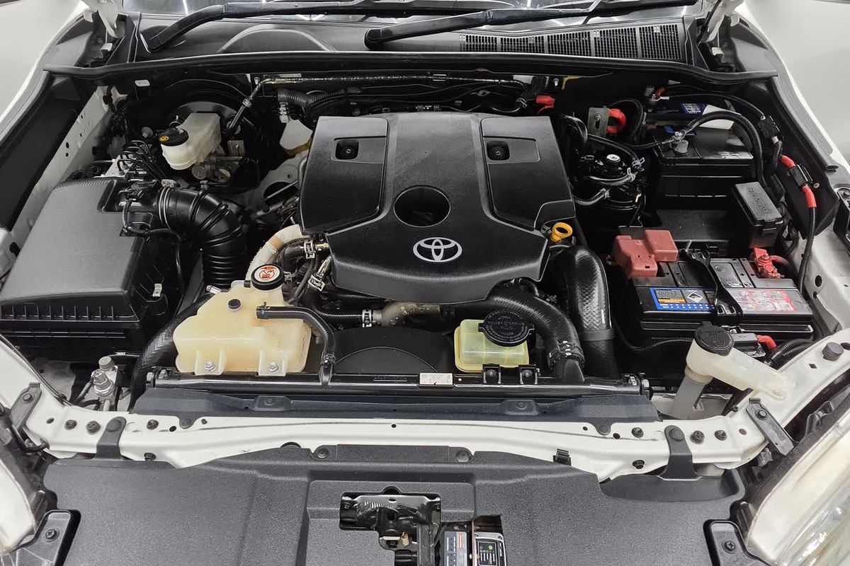 2019 Toyota Hilux SR GUN126R 4X4 image 17