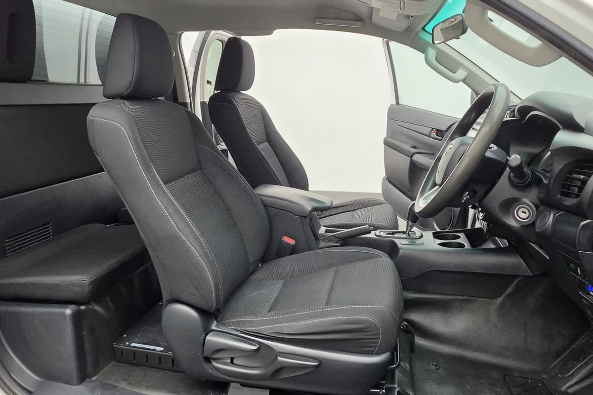 2019 Toyota Hilux SR GUN126R 4X4 image 21