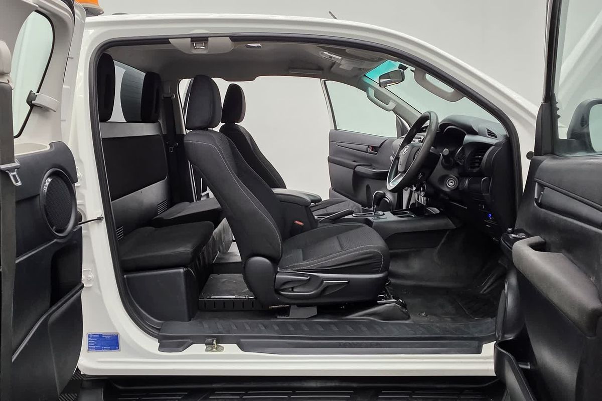 2019 Toyota Hilux SR GUN126R 4X4 image 24
