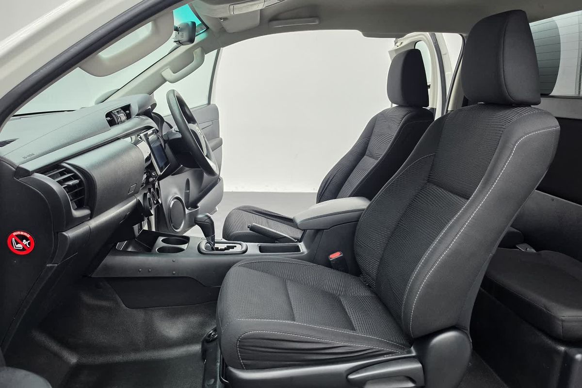 2019 Toyota Hilux SR GUN126R 4X4 image 36