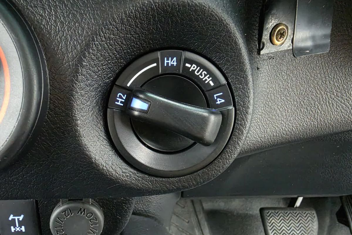 2019 Toyota Hilux SR GUN126R 4X4 image 38