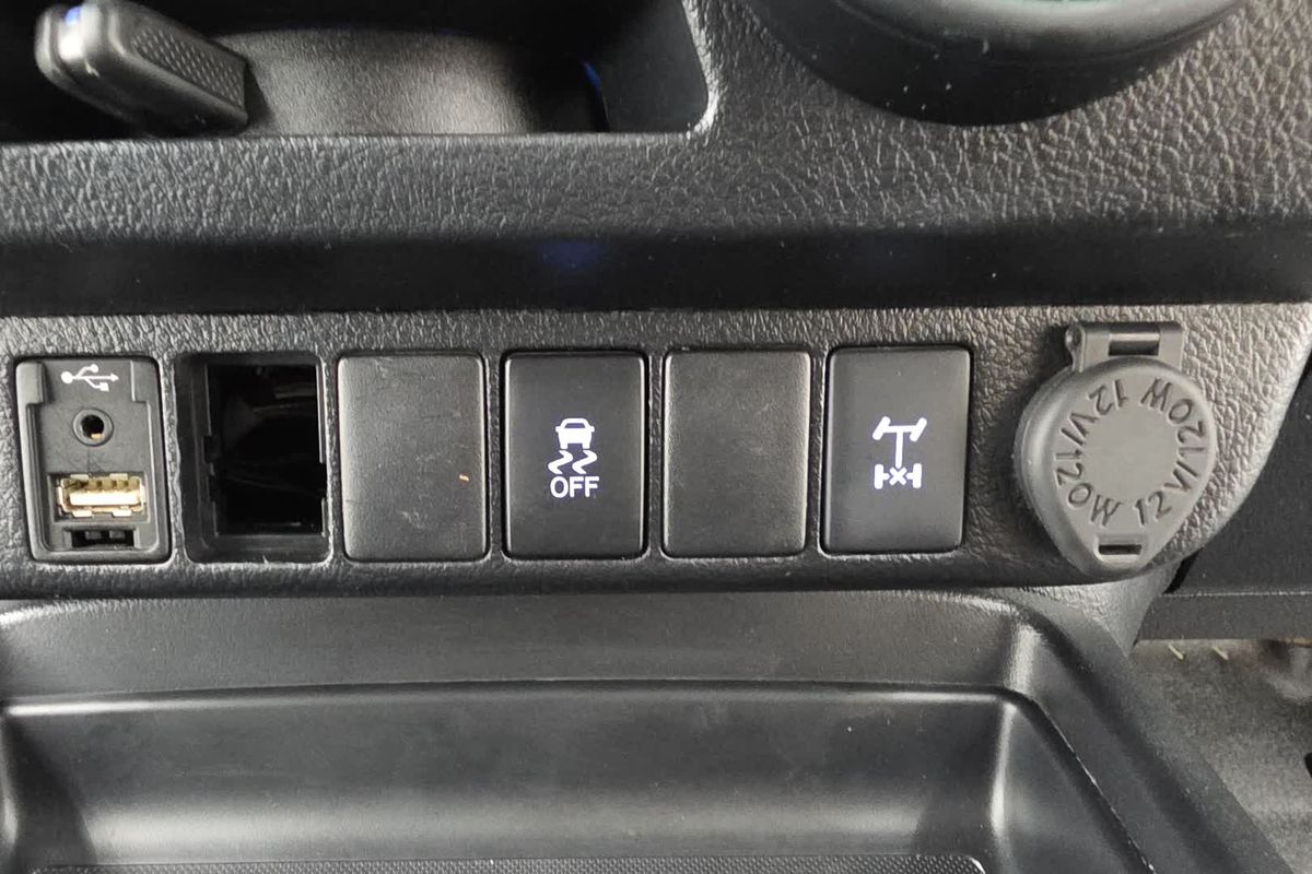 2019 Toyota Hilux SR GUN126R 4X4 image 39
