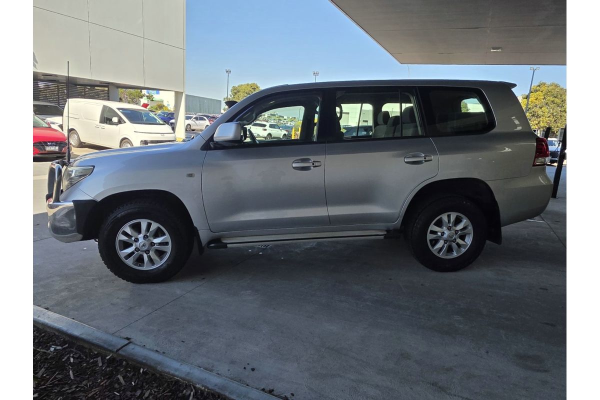 2009 Toyota Landcruiser GXL VDJ200R image 4