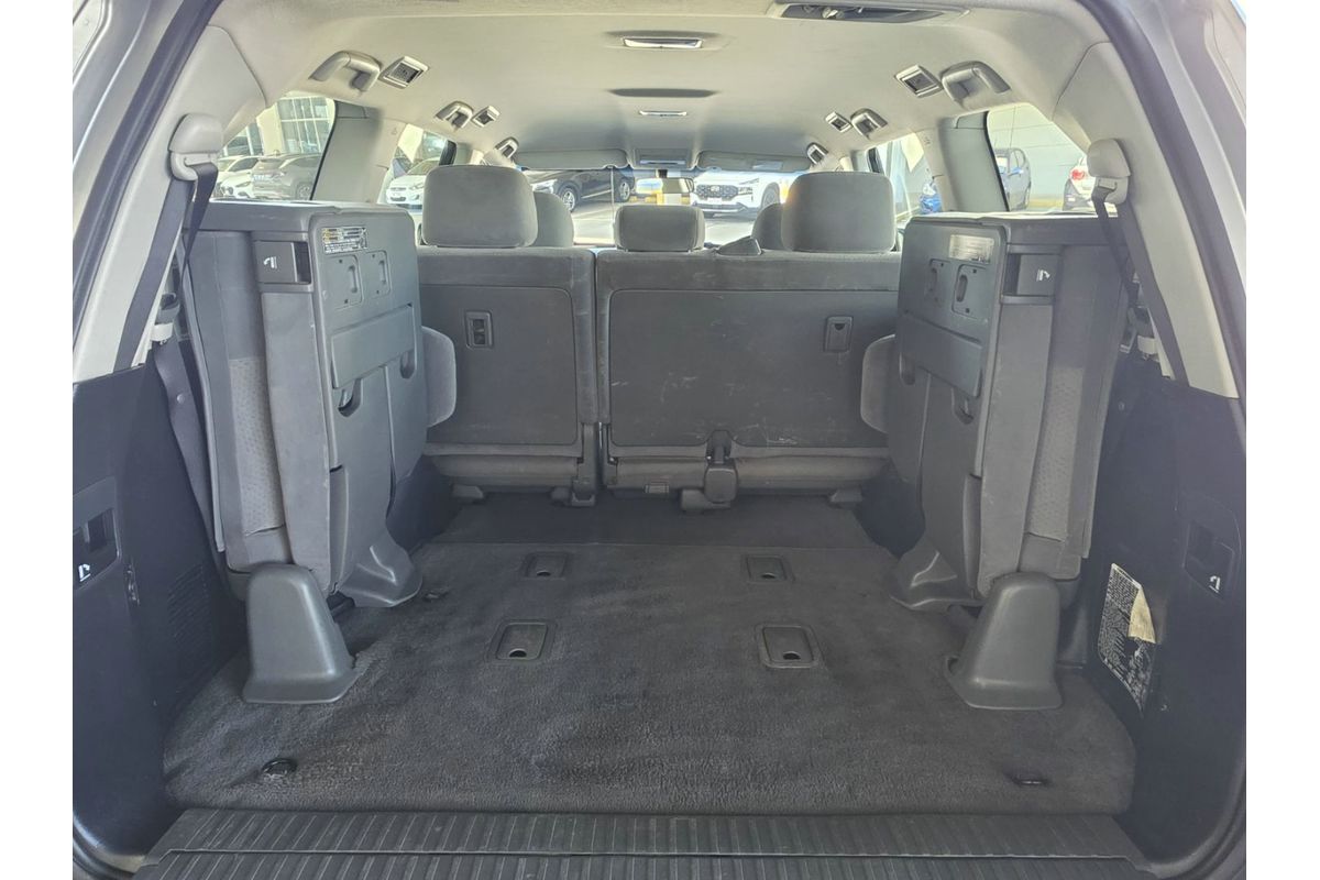 2009 Toyota Landcruiser GXL VDJ200R image 12