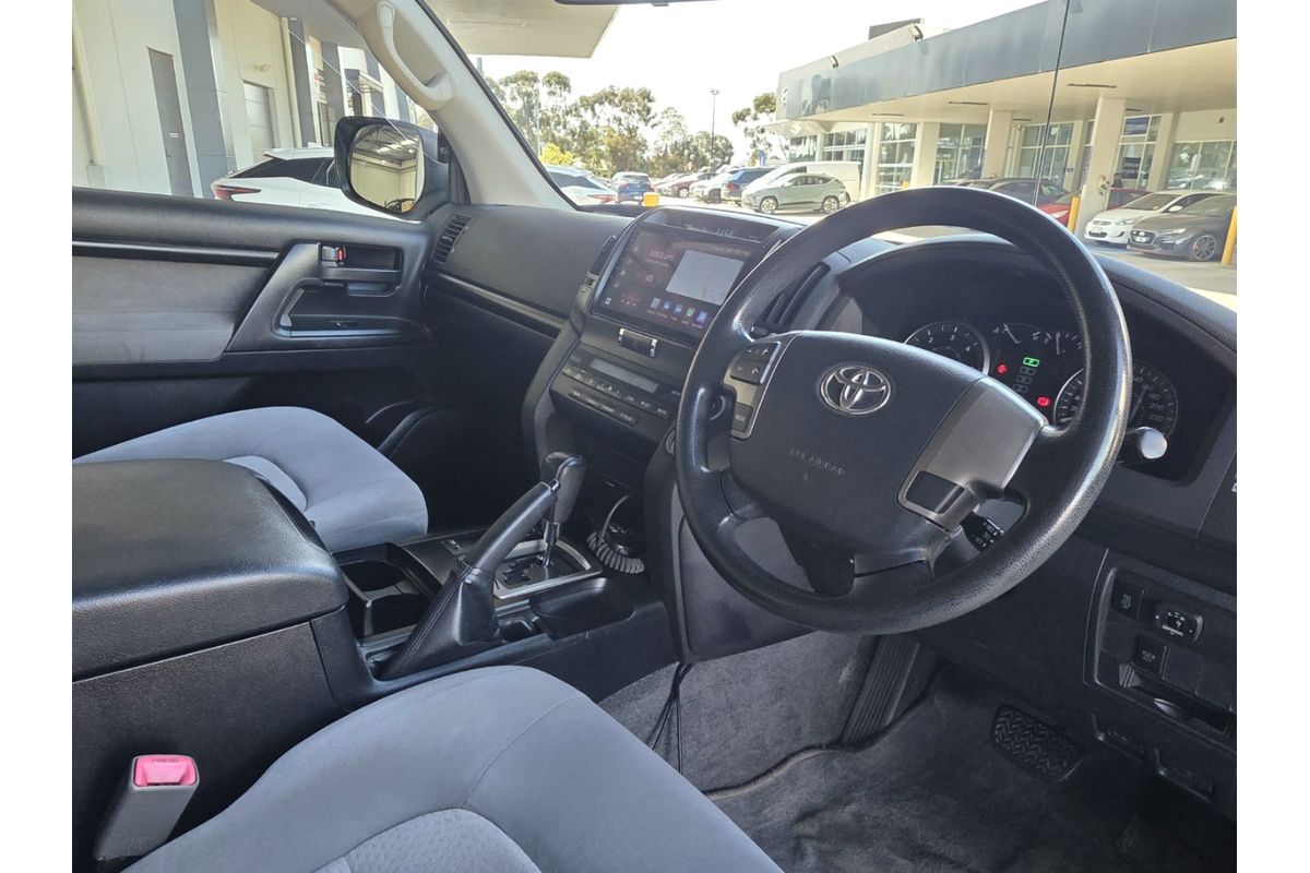 2009 Toyota Landcruiser GXL VDJ200R image 19