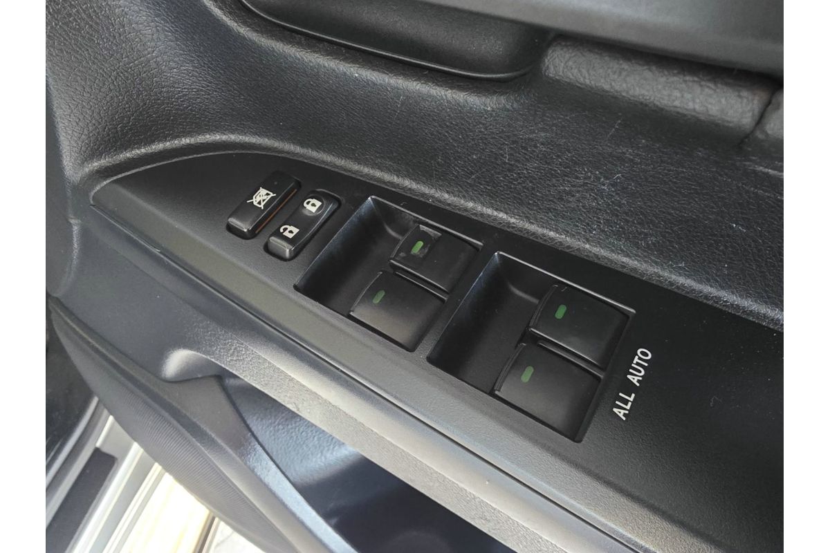 2009 Toyota Landcruiser GXL VDJ200R image 20