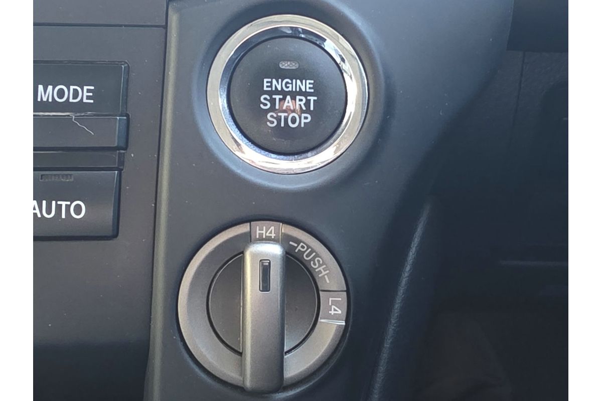 2009 Toyota Landcruiser GXL VDJ200R image 23