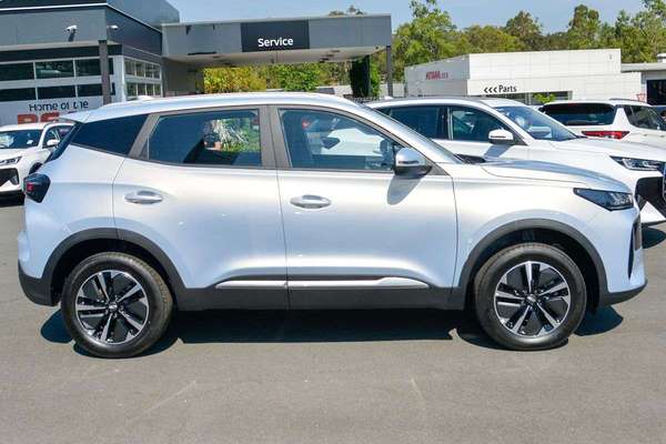 2026 Chery Tiggo 4 Hybrid Urban thumb-4