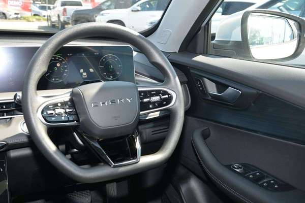 2026 Chery Tiggo 4 Hybrid Urban thumb-17