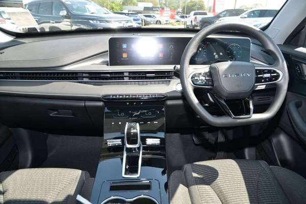 2026 Chery Tiggo 4 Hybrid Urban thumb-16