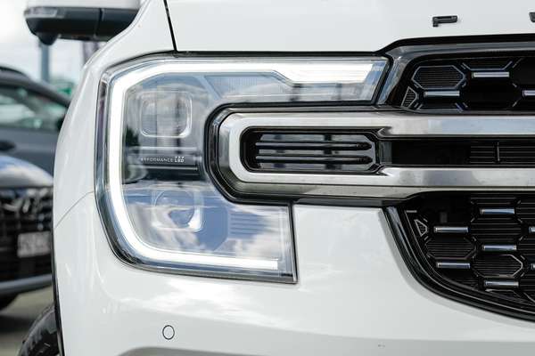 2026 Ford Everest Platinum 3.0L thumb-1