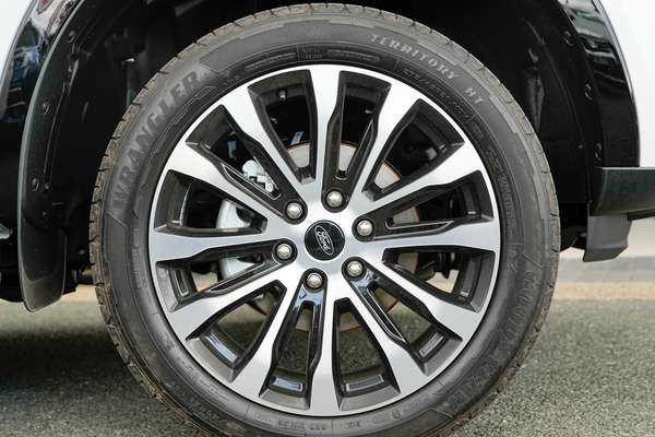 2026 Ford Everest Platinum 3.0L thumb-6
