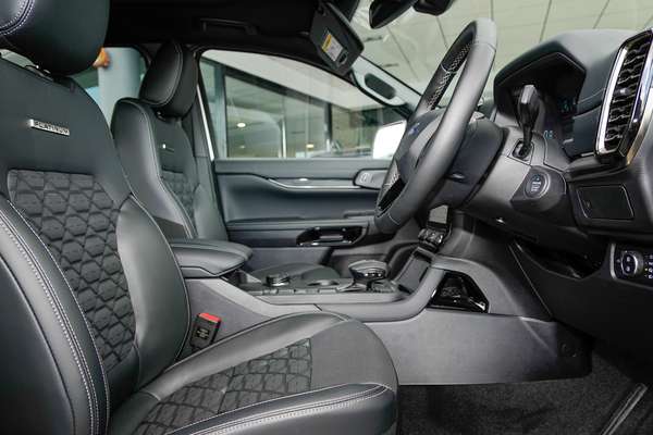2026 Ford Everest Platinum 3.0L thumb-9