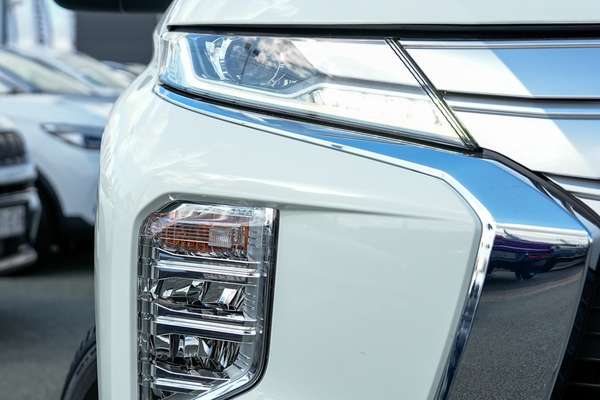 2022 Mitsubishi Pajero Sport GLX QF thumb-1