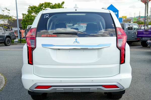2022 Mitsubishi Pajero Sport GLX QF thumb-5