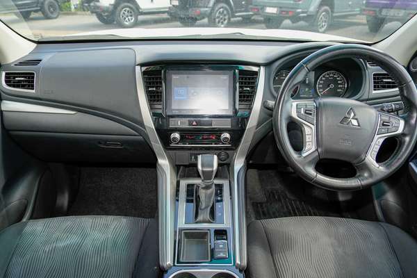 2022 Mitsubishi Pajero Sport GLX QF thumb-16