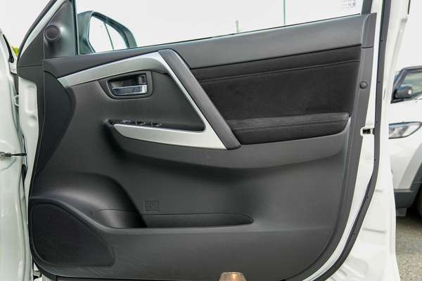 2022 Mitsubishi Pajero Sport GLX QF thumb-15