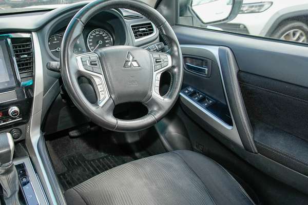 2022 Mitsubishi Pajero Sport GLX QF thumb-17