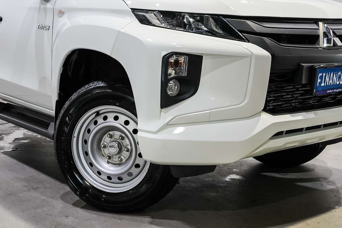 2023 Mitsubishi Triton GLX MR 4X4