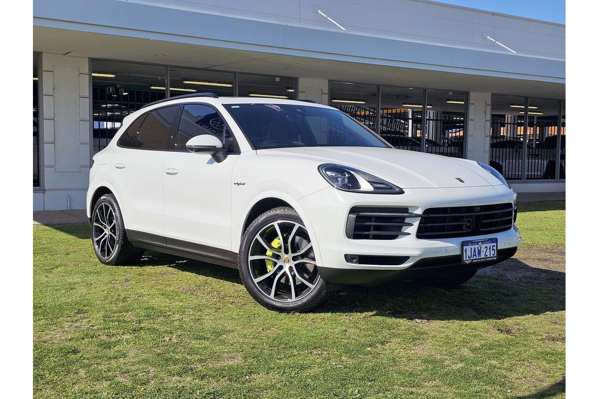 2022 Porsche Cayenne E-Hybrid Platinum Edition 9YA