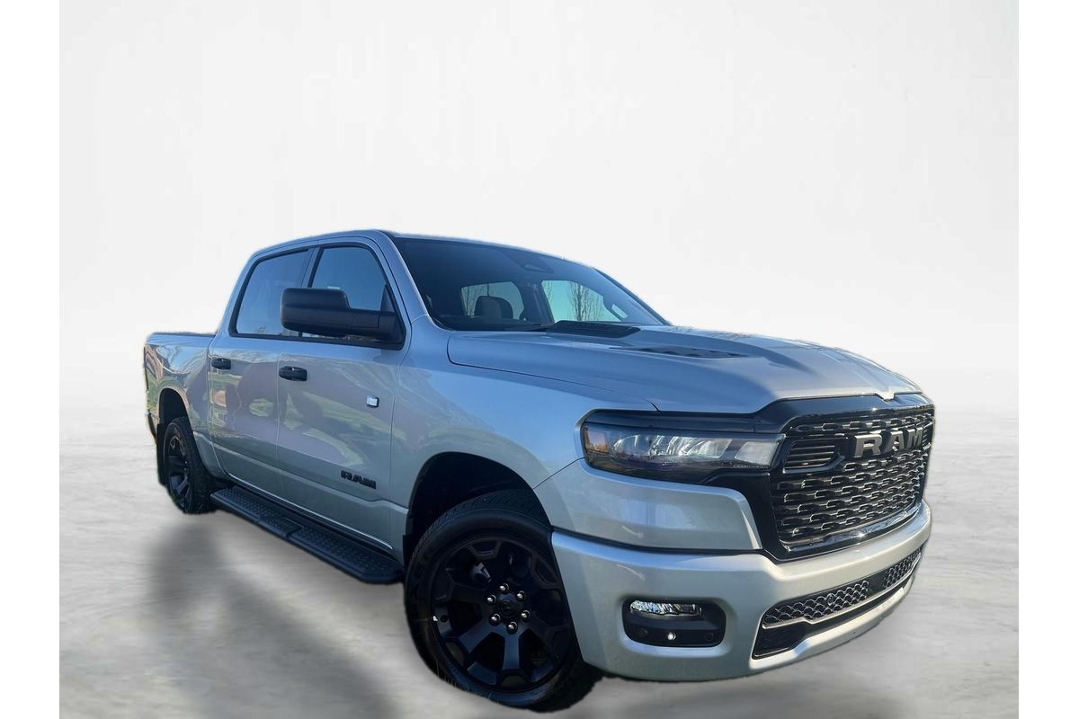 2026 RAM 1500 Express Black Edition Hurricane SO DT 4X4 SWB