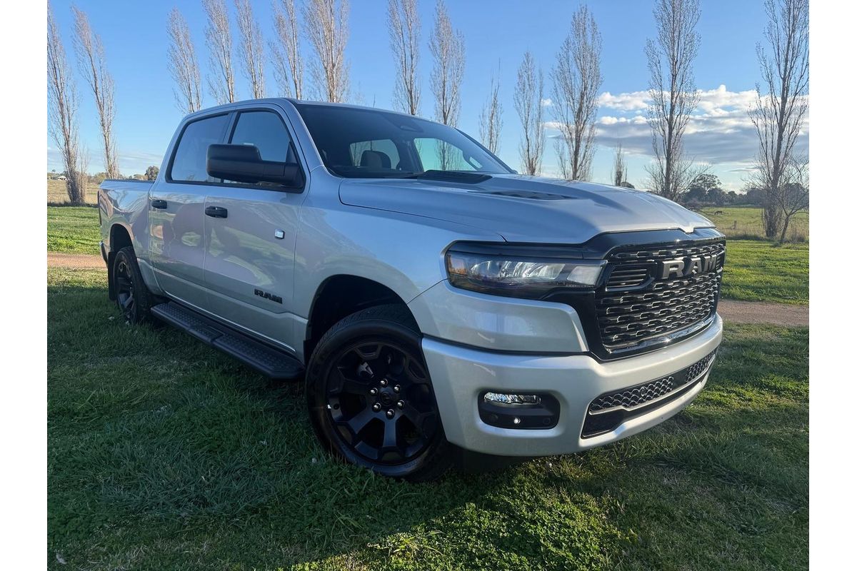 2026 RAM 1500 Express Black Edition Hurricane SO DT 4X4 SWB