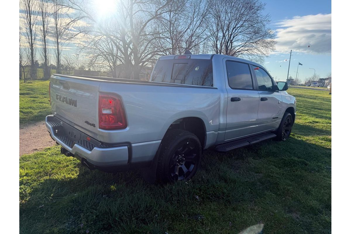 2026 RAM 1500 Express Black Edition Hurricane SO DT 4X4 SWB