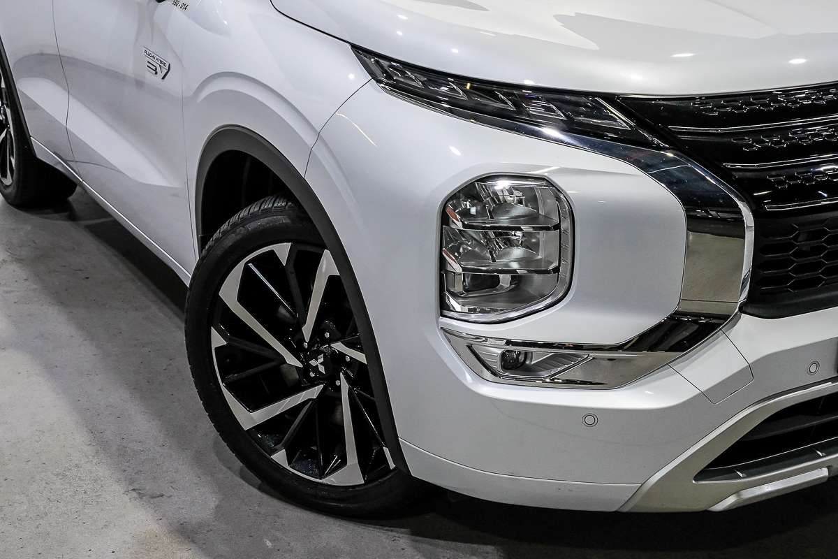 2023 Mitsubishi Outlander PHEV Exceed ZM