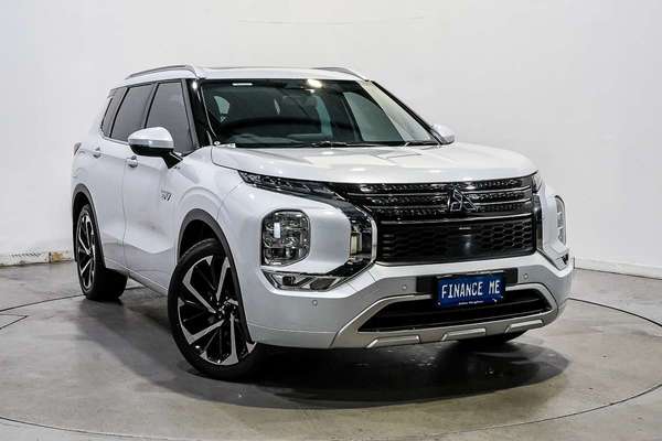 2023 Mitsubishi Outlander PHEV Exceed ZM
