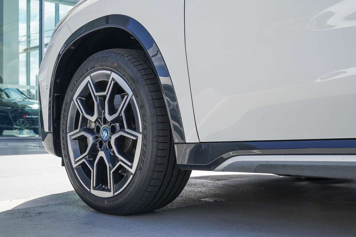 2023 BMW iX1 xDrive30 xLine U11