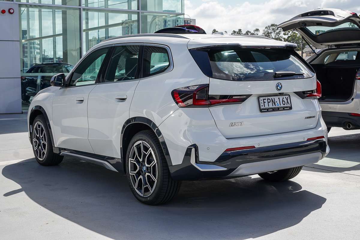 2023 BMW iX1 xDrive30 xLine U11