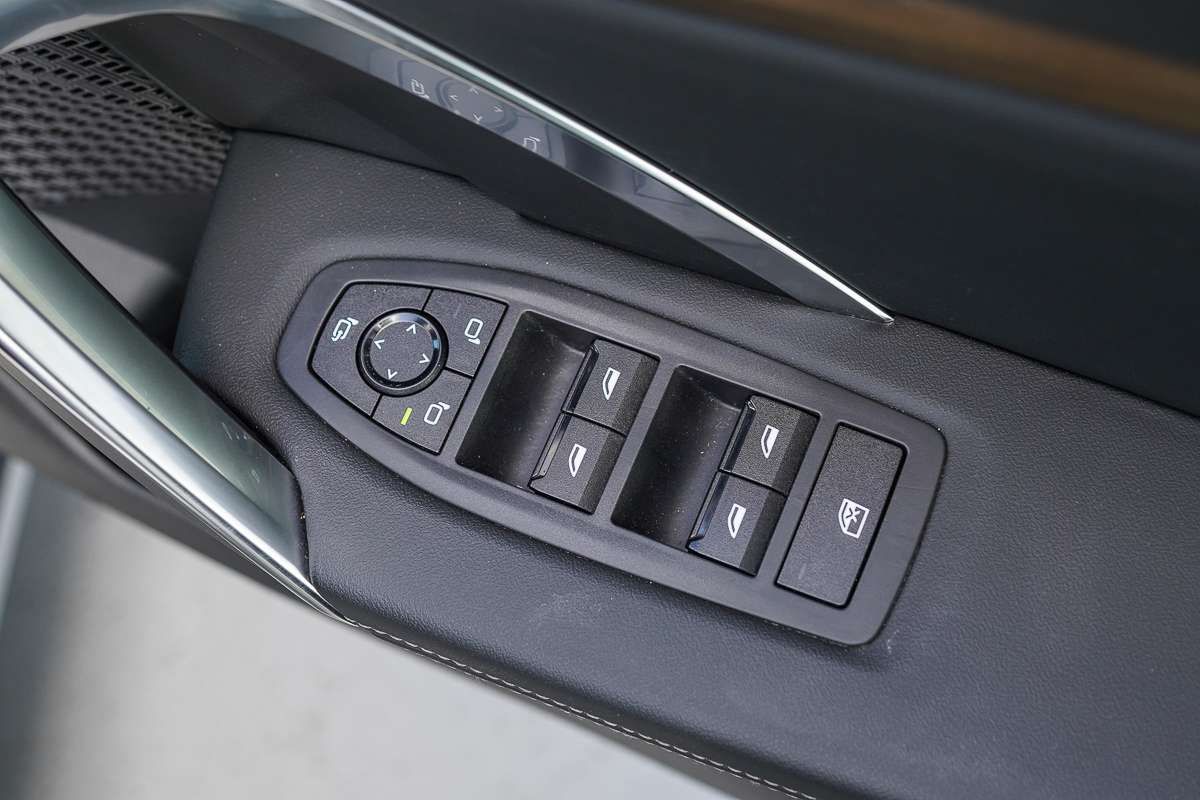 2023 BMW iX1 xDrive30 xLine U11