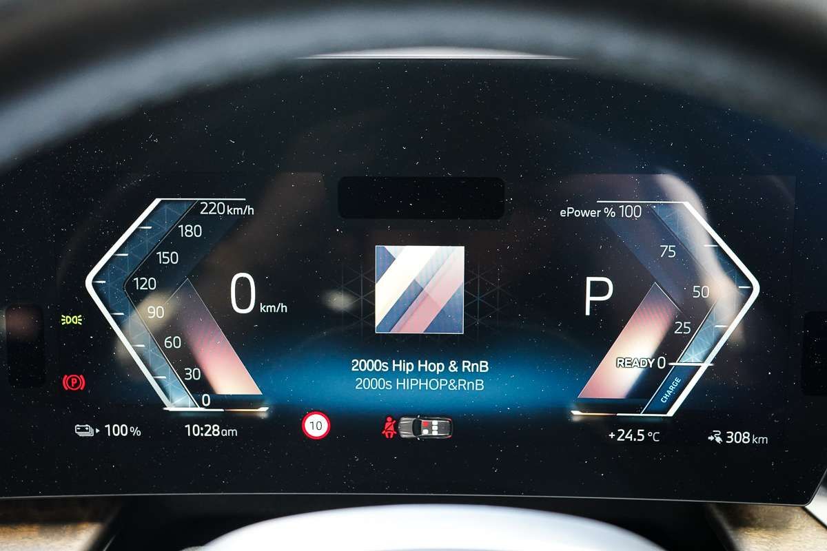 2023 BMW iX1 xDrive30 xLine U11