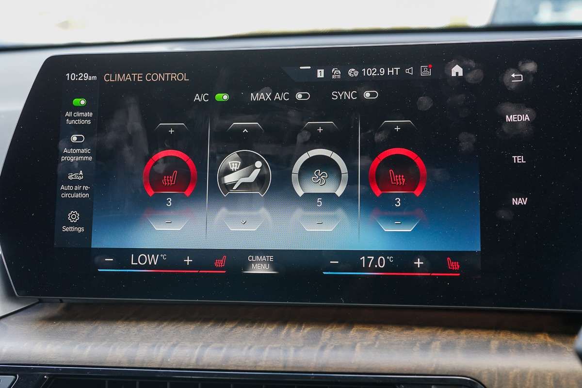 2023 BMW iX1 xDrive30 xLine U11
