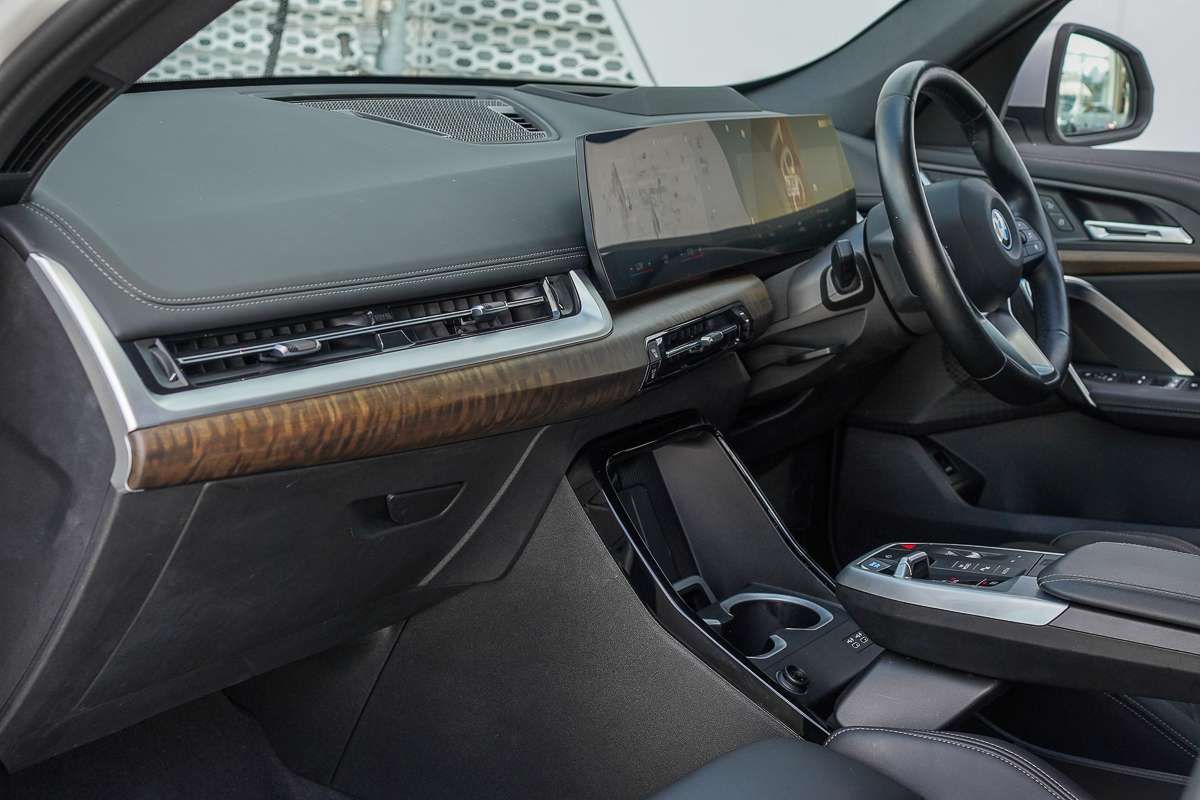 2023 BMW iX1 xDrive30 xLine U11