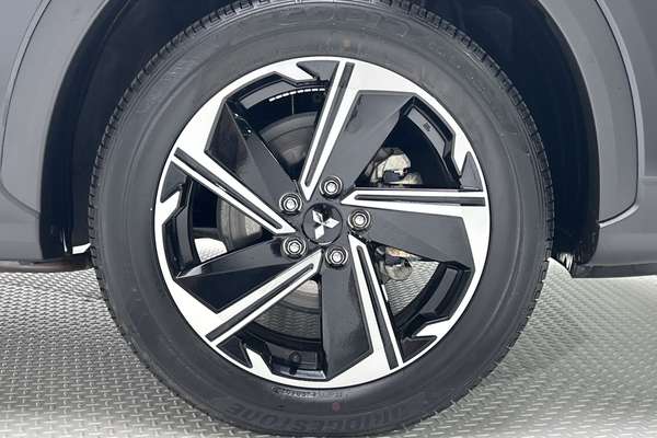 2023 Mitsubishi Eclipse Cross PHEV XLS YB thumb-9