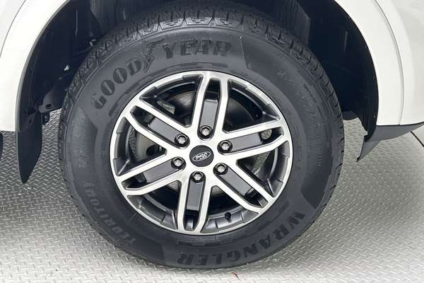 2025 Ford Everest Trend 2.0L thumb-9