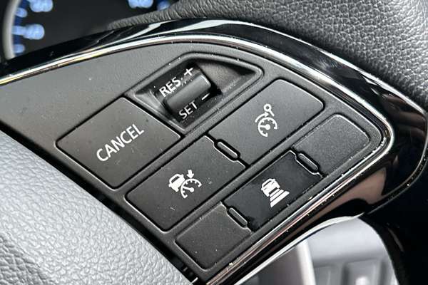 2024 Mitsubishi Eclipse Cross PHEV XLS YB thumb-16
