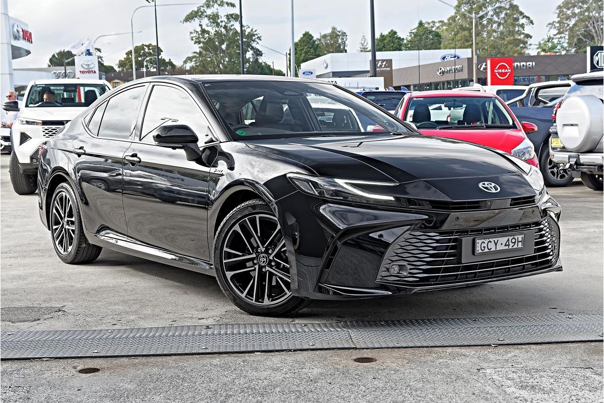 2025 Toyota Camry SL AXVH80R