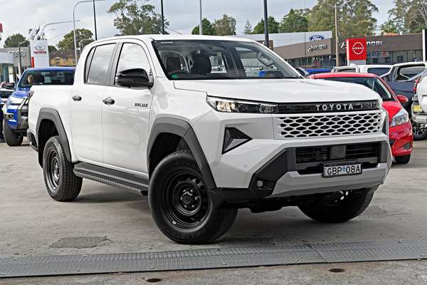 2025 Toyota Hilux SR 48V GUN126R 4X4