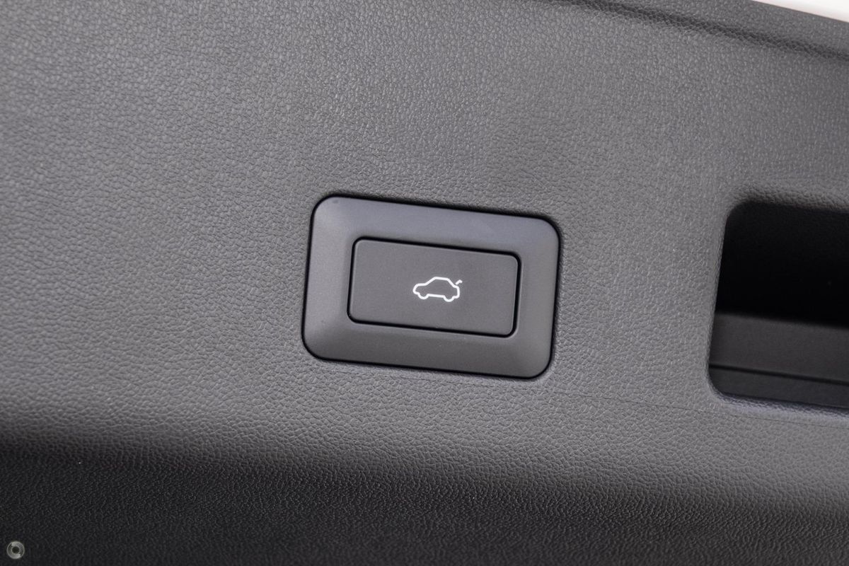2025 OMODA JAECOO J5 EV Summit